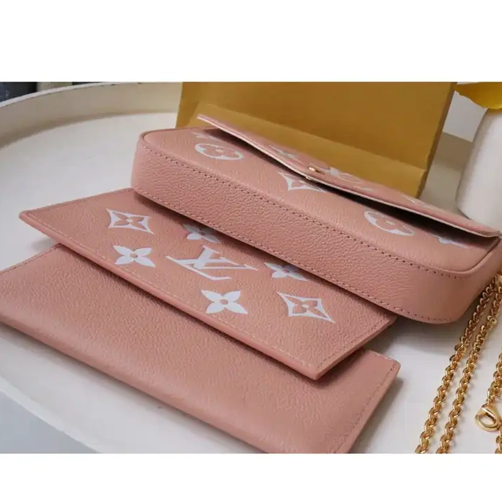 LV 2212DJ0003 Bag 0724